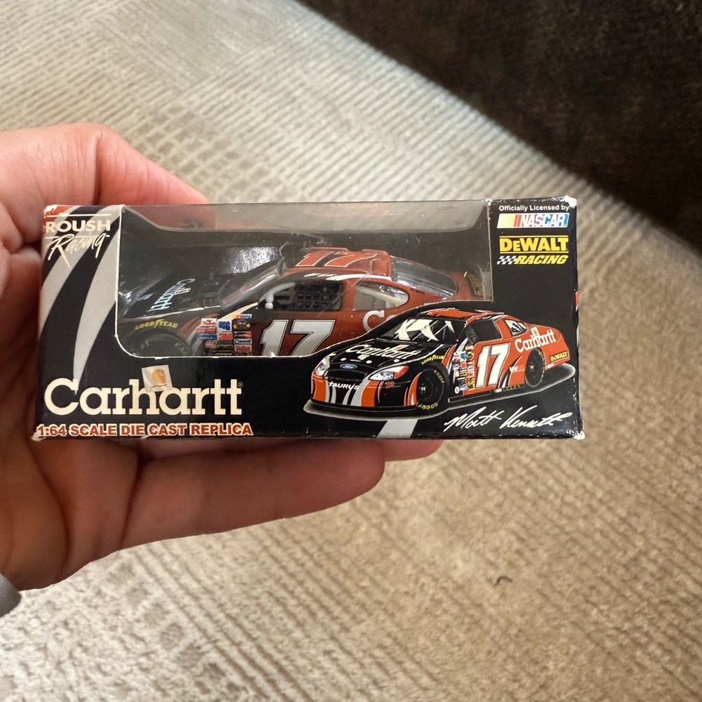 Matt Kenseth #17 Carhartt 2004 Ford Taurus Promo Team Caliber Pit Stop 1:64 NEW